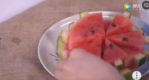 吃瓜的花样图片